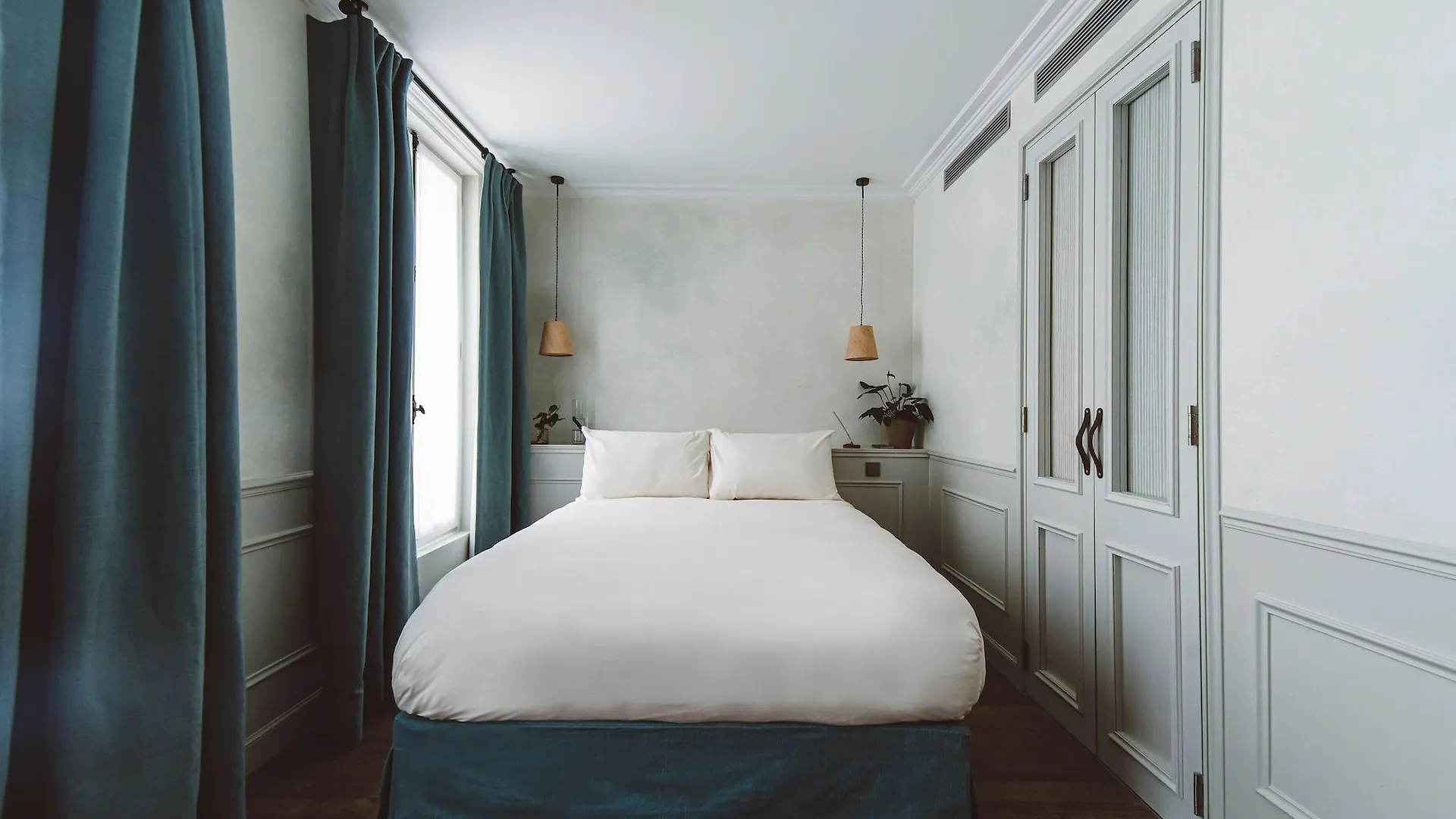 Hoy - Yoga Hotel Paris